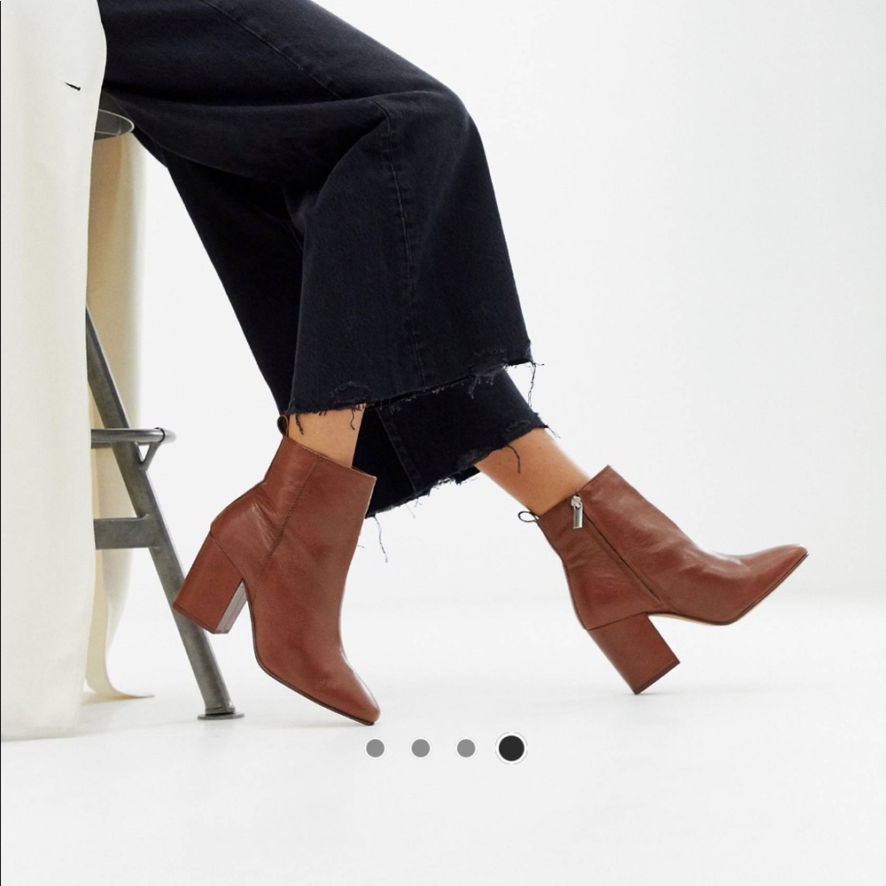 River Island heeled boots in tan